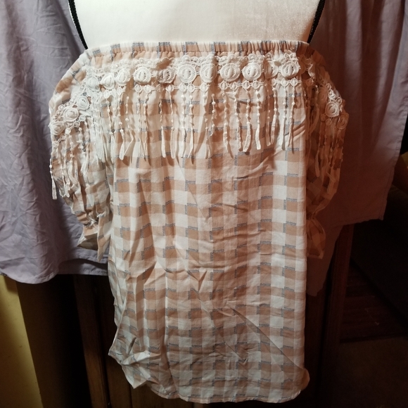 Off Shoulder Crochet Detail Blouse Size Large - Picture 4 of 5